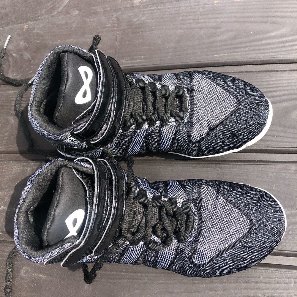 Nfinity cheer shoes